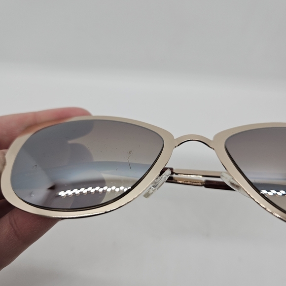 Quay Super Girl Silver and Gold Mirrored Cat-Eye Sunglasses flawed - Picture 2 of 10